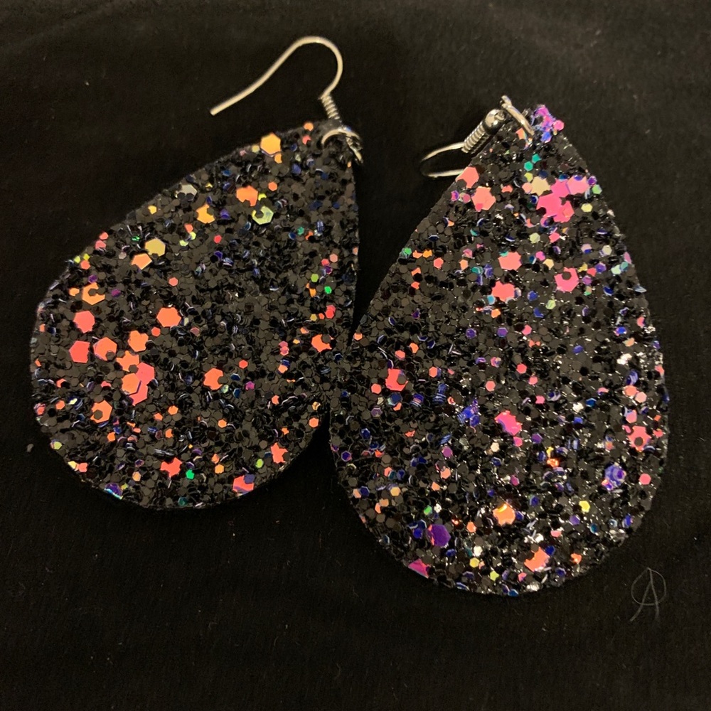 Teardrop earrings Faux leather